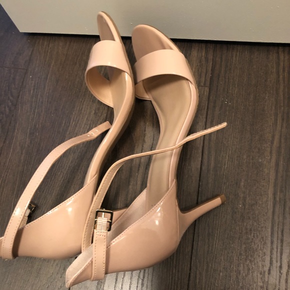 Cream sandals, worn once. Size 9 - Picture 3 of 3